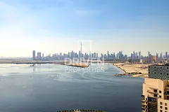Luxury Apt | Burj Khalifa Skyline and Sea View