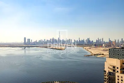 Luxury Apt | Burj Khalifa Skyline and Sea View