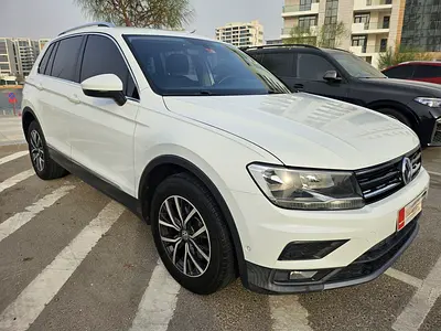 2018 Volkswagen TIGUAN 照片 2