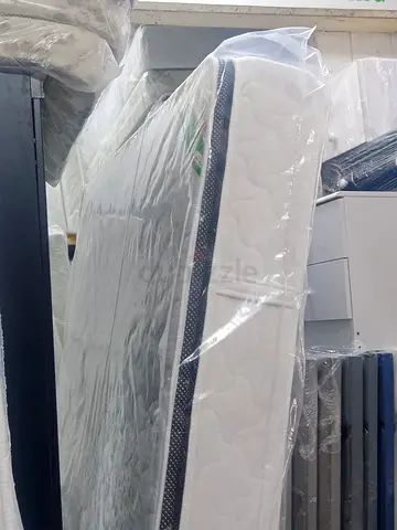 Brand New Top pillow memory foam spring mattress 160cm 200cm 27cm available