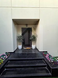 4bed /brand new/ready to move /huge size /corner