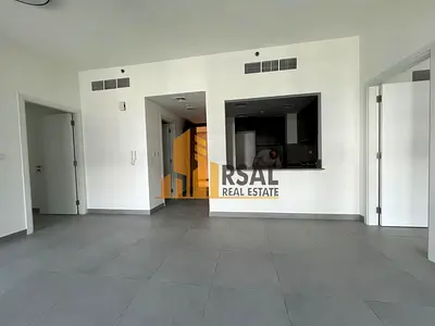Spacious 2 Bedroom Apartment with close kitchen and Balcony