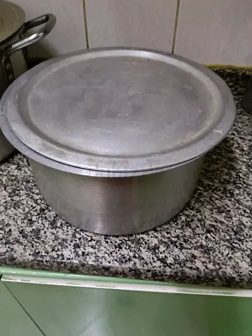 Large Aluminum Cooking Pot with Lid - Used