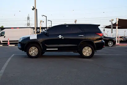 2026 Toyota FORTUNER — миниатюра 4