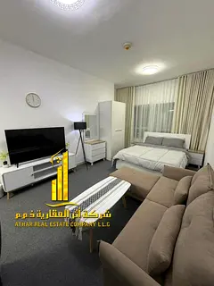 Luxury studio apartment, first occupancy, with a separate kitchen and open view. Fully furnished.
