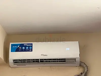 Wall-mounted split air conditioner - working condition