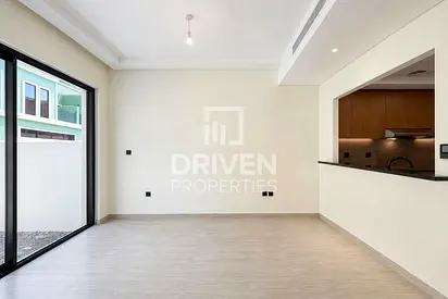 Brand New | Vacant | 3 Cheques | Ideal Townhouse