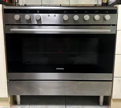 Siemens freestanding gas cooker with oven - stainless steel, good working condition