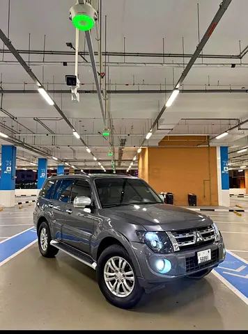 Mitsubishi Pajero 2013 GLS Medium Line GCC Specs
