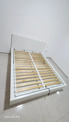 Ikea Hydraulic Queen size 160×200 bed with mattress available in perfect condition