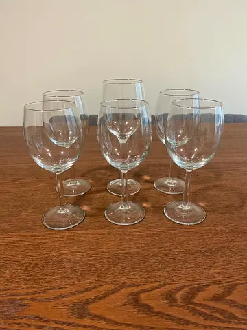 Set of 6 Clear Wine Glasses - Good Condition