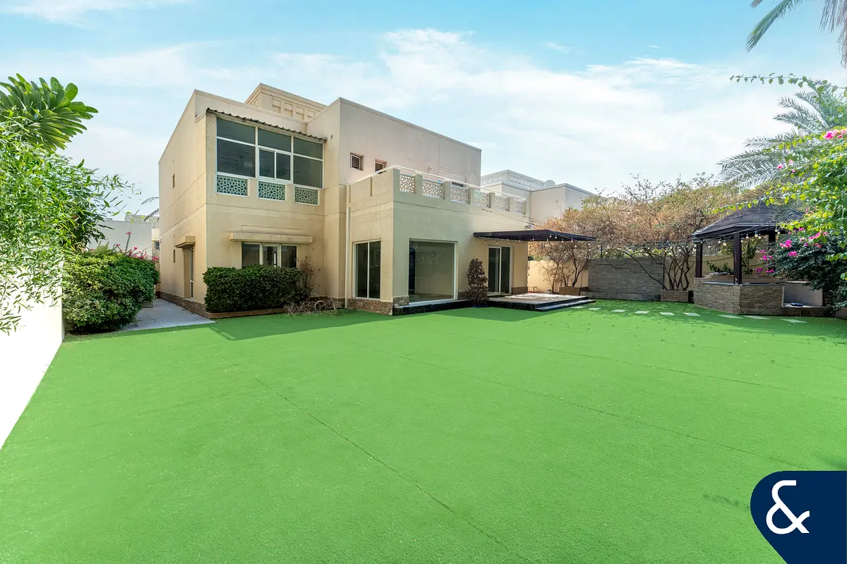 5 Bed | Vastu | Meadows 2 | Skyline View