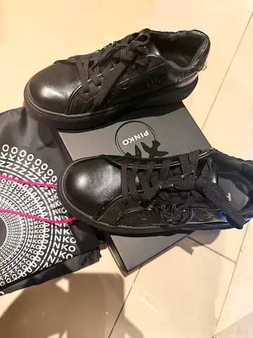 Black Pinko leather sneakers, very good condition