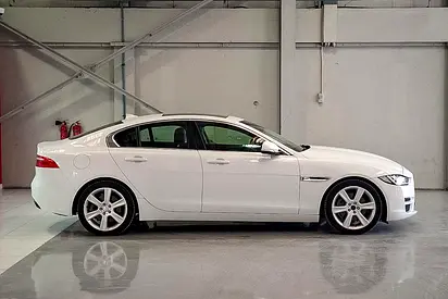 صورة 4 لـ 2016 Jaguar XE