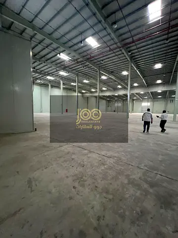 مستودع كبير 62,000 قدم في أم الثعوب – أم القيوين | كهرباء 65 KW