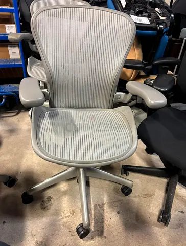 Herman Miller Aeron size C fully loaded