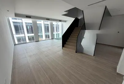 LUXURIOUS | NEGOTIABLE | PRIME LOCATION