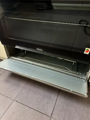 Gas burner with electric oven in perfect working condition