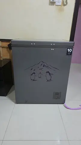 Compact single-door mini fridge - good working condition