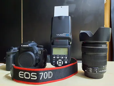 Canon EOS 70D body + EF-S 18-135mm lens + Yongnuo YN560 IV flash - Good condition