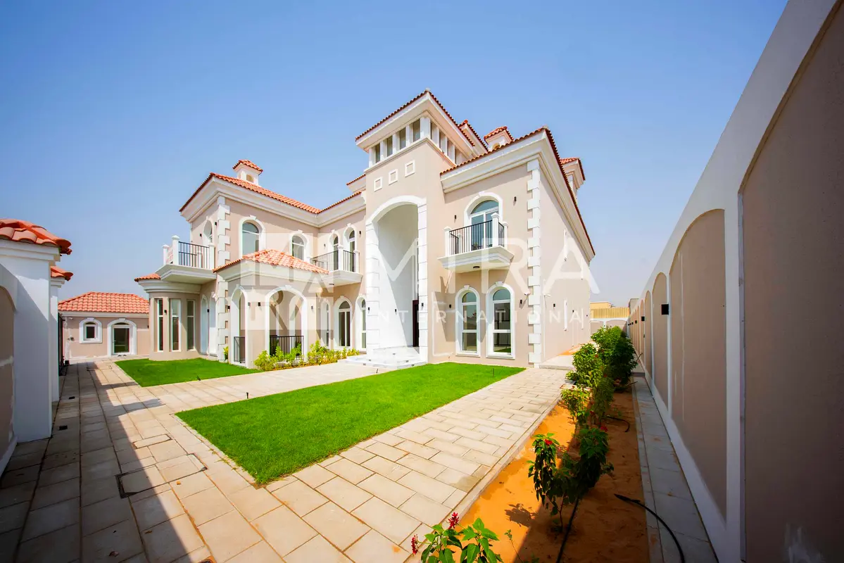GCC Modern I Brand New I Big Plot