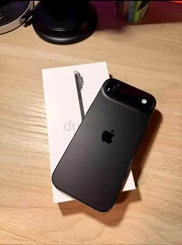 iPhone Air - 256GB Black excellent condition - TDRA with AppleCare+