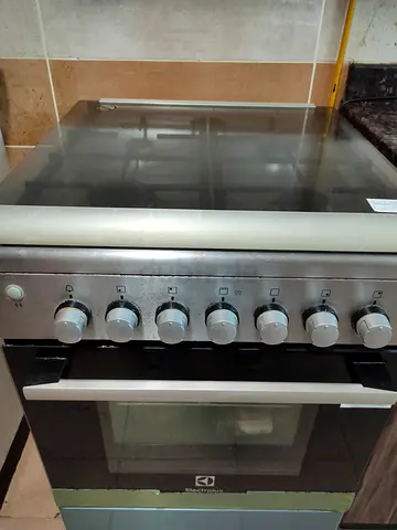 Electrolux 4-Burner Gas Cooker & Oven | Flawless Performance (Avl. Oct 2026 Last Week)