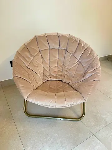Pottery Barn Shell shape Hang-A-Round Chair Everyday In Dust Pink for girls