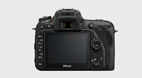 Nikon D7500 + عدسة 18-140mm VR بحالة ممتازة
السعر 1950 درهم
• تصوير فيديو 4K UHD
