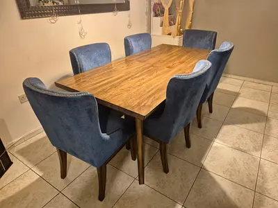 Homes R Us - Solid wood dining table with 6 upholstered blue chairs