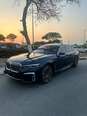 BMW 7-Series 2021 730Li Executive M-kit GCC Specs full option single owner warranty from AGMC