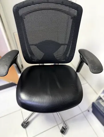 Okamura Contessa Office chair (Japan), 130 AED