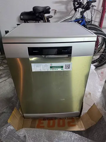 Bosch series 8 dishwasher 3 rack latest model with Wi-Fi like new condition perfect working