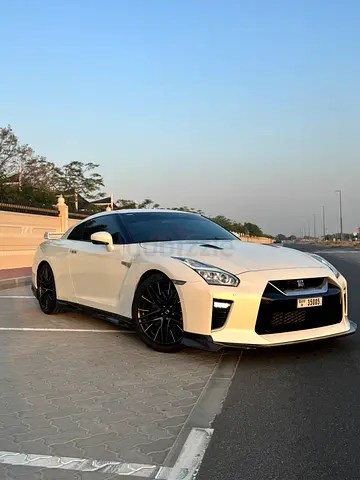 Nissan GT-R Premium 2020 GCC Specs