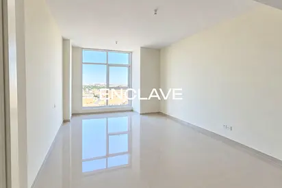 Vacant | Un Furnished | Community View