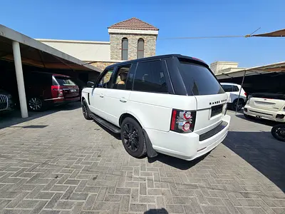 Range Rover Vogue Westminster Edition 2012 Original Paint Accident Free 1st Owner Excellent GCC