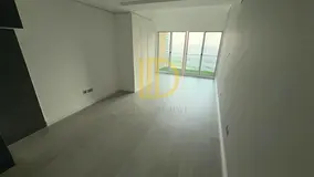Prime Location | Parking | Close to Metro | Vacant