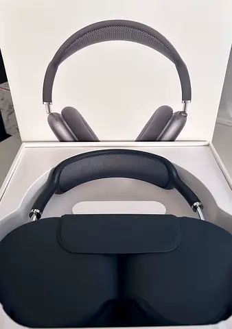 Apple AirPods Max - Midnight (Brand New, Original Case)