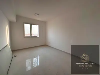 افخم و اجمل غرفه ماستر و صاله اول ساكن للإيجار السنوي في المويهات ٣  قريب من شارع E311  بنايه جديده اول ساكن  غرفه نوم ماستر  صاله واسعه جدا  بلكونه م