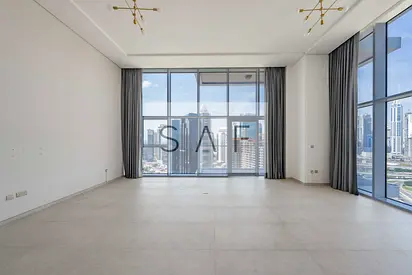 EXCLUSIVE | VACANT | HIGH CEILING