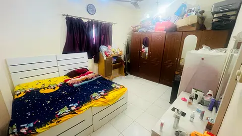 Sharing Room Available for Executive Bachelor