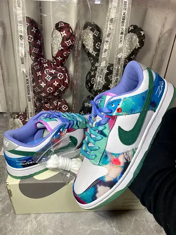 Nike x Futura Laboratories SB Dunk Low "Bleached Aqua" shoes unisex