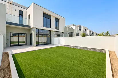 Vacant 3BR Townhouse | Single Row | Landscaped Garden