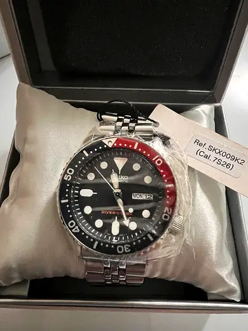 Seiko SKX009K2 Automatic Diver Watch — Pepsi Bezel, Stainless Steel