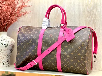 Women’s travel bag