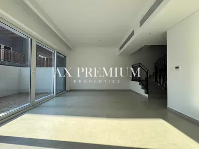 Corner Unit | Spacious | Brand New