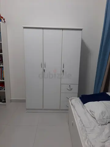 White 3-Door Wardrobe with Drawers - Good quality
