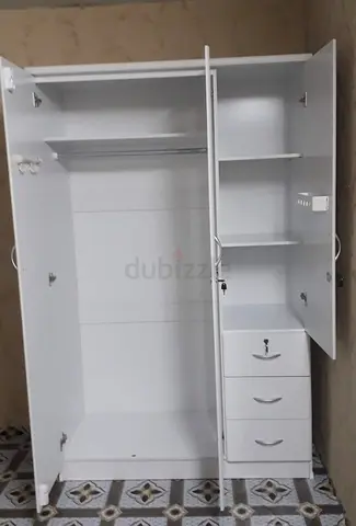 White 3-Door Wardrobe with Shelves and Drawers - Good quality