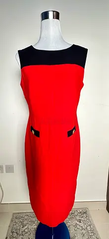 Preloved Red sleeveless sheath dress with black yoke, size: Large