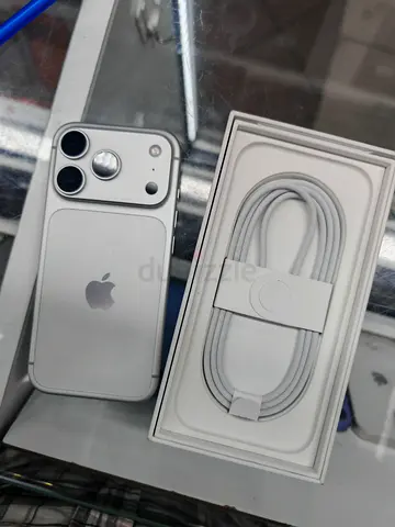 Apple iPhone 18 pro(Silver) 256 7 cycle count